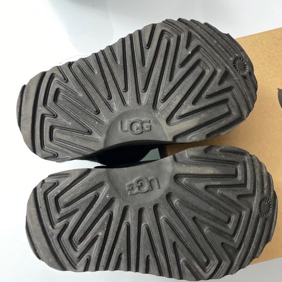 Black Toddler Uggs - Picture 3 of 4